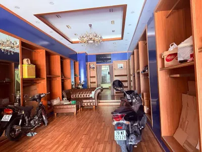 Whole house for rent in city centre, 8 bedrooms, 40M VND/month — 3/10